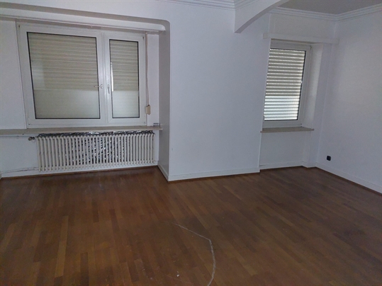 Même pièce après débarrassage et nettoyage